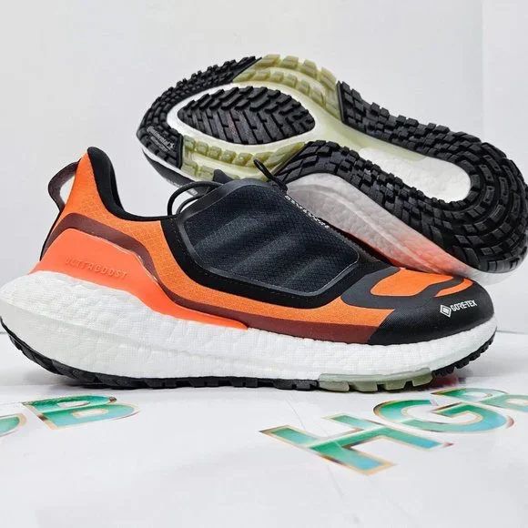 adidas gazelle silver green womens adidas ULTRABOOST 22 Running Shoes | Triple White